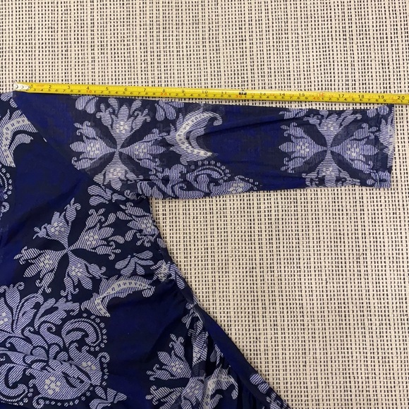 INC V neck Blue/White Motif Sheer Top - Picture 8 of 8